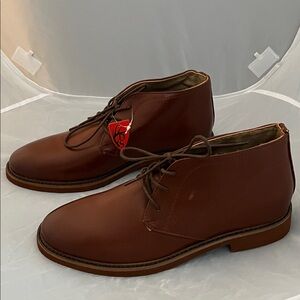 NWT Deer Stags Ballard Brown Faux Leather Chukka Lace-Up Shoes - Size 5